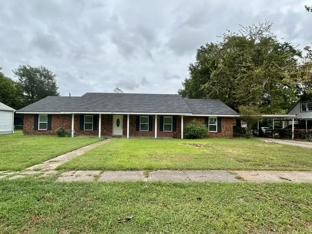111 S Canton Street Mexia, TX 76667