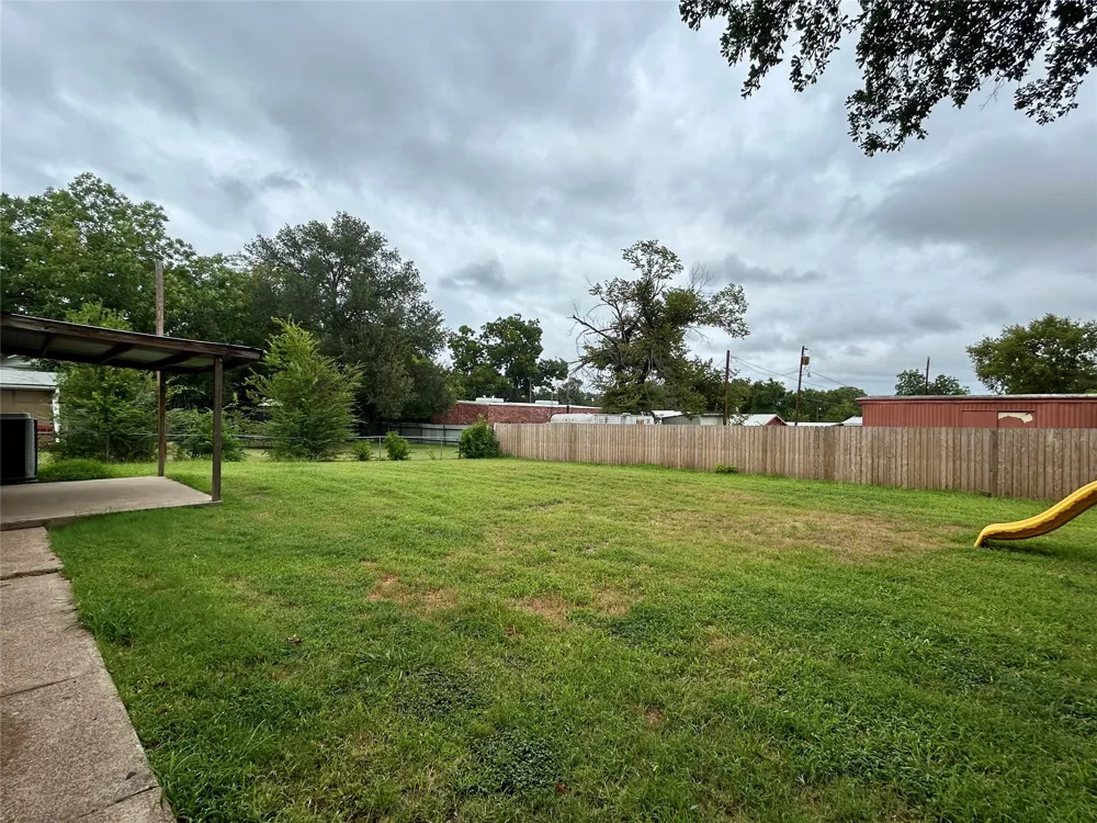 111 S Canton Street Mexia, TX 76667