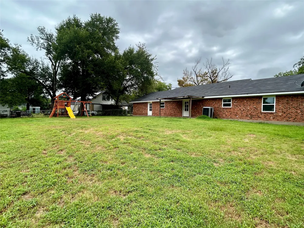111 S Canton Street Mexia, TX 76667