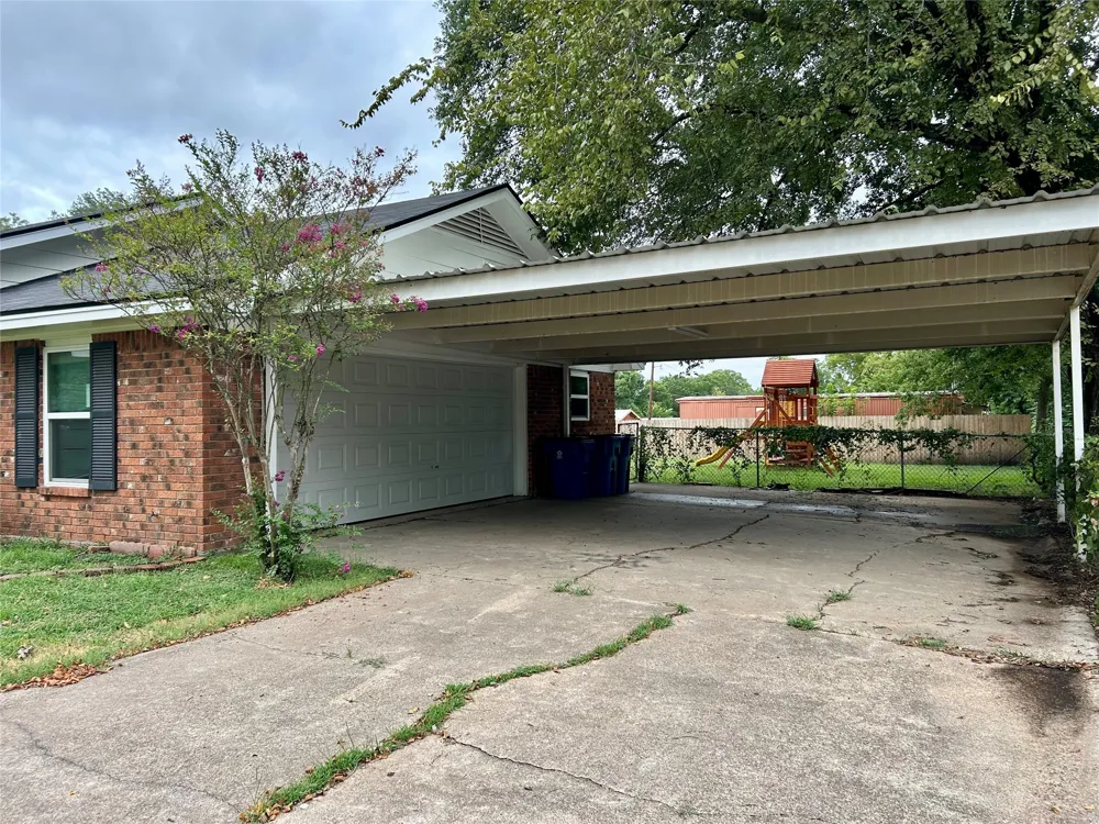 111 S Canton Street Mexia, TX 76667