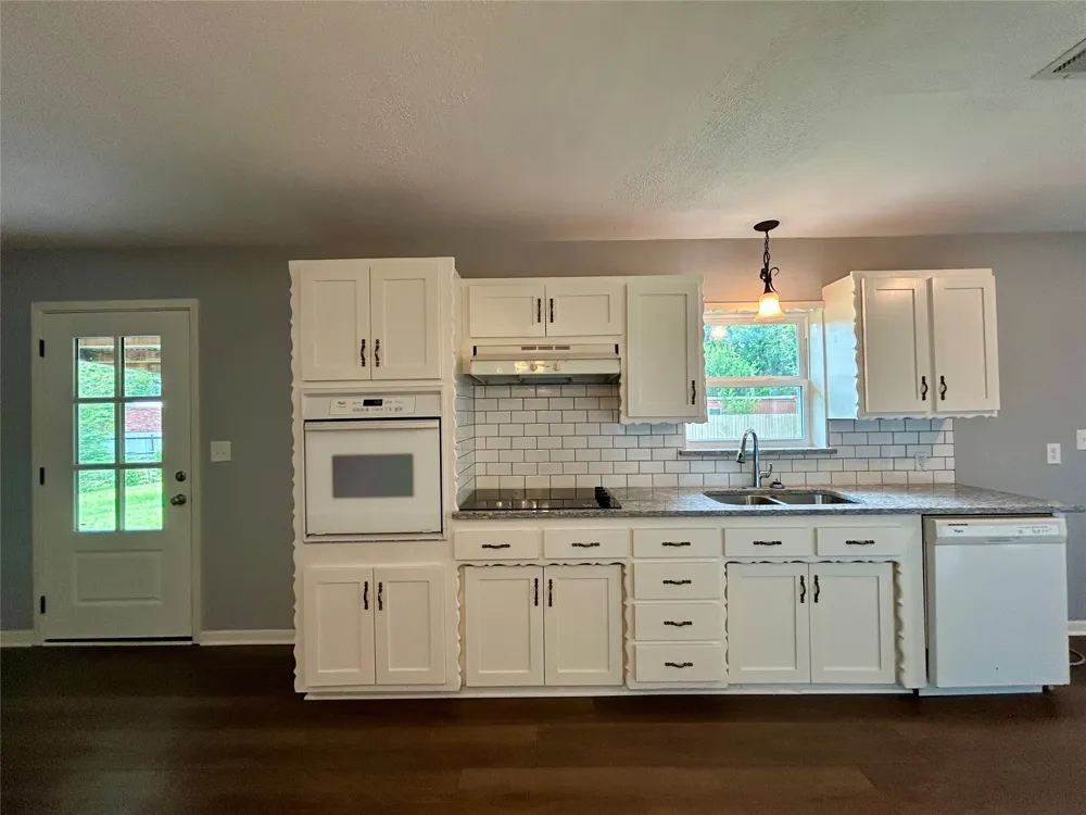 111 S Canton Street Mexia, TX 76667