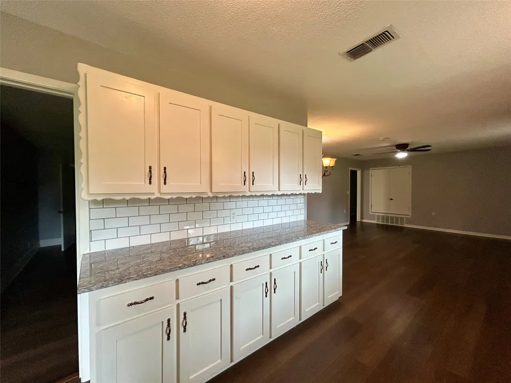 111 S Canton Street Mexia, TX 76667