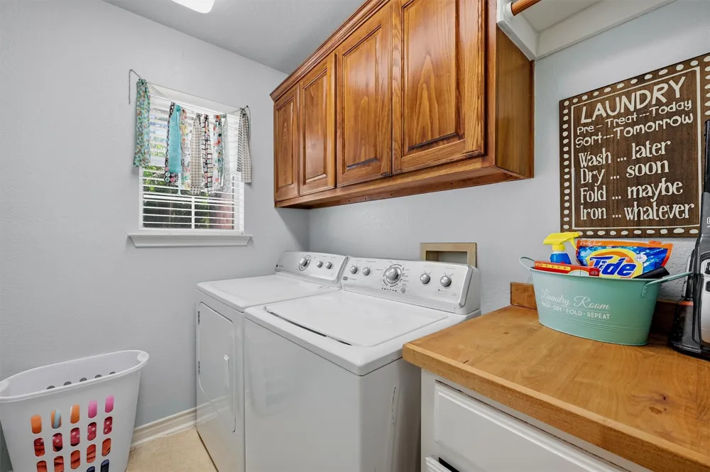 102 Mohawk Cove Lake Kiowa, TX 76240