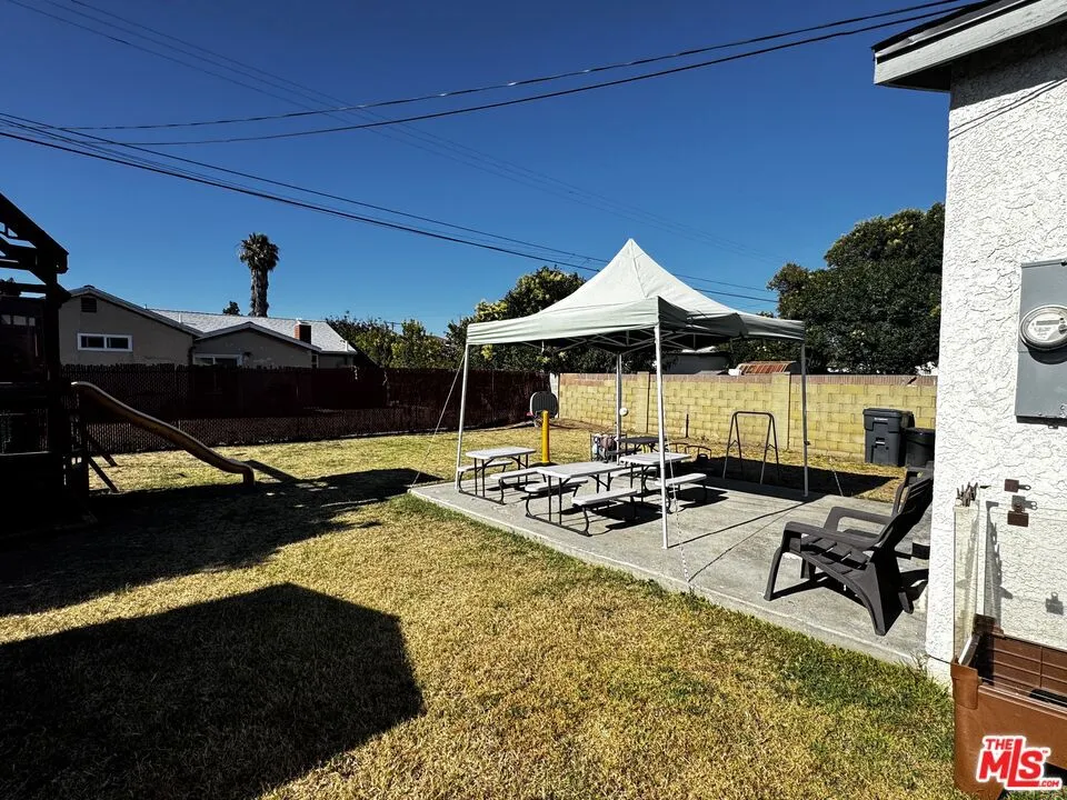 1317 W School Street Compton, CA 90220