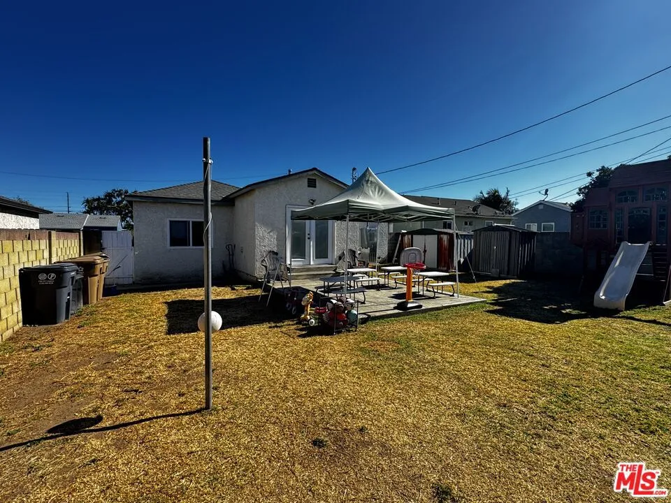 1317 W School Street Compton, CA 90220