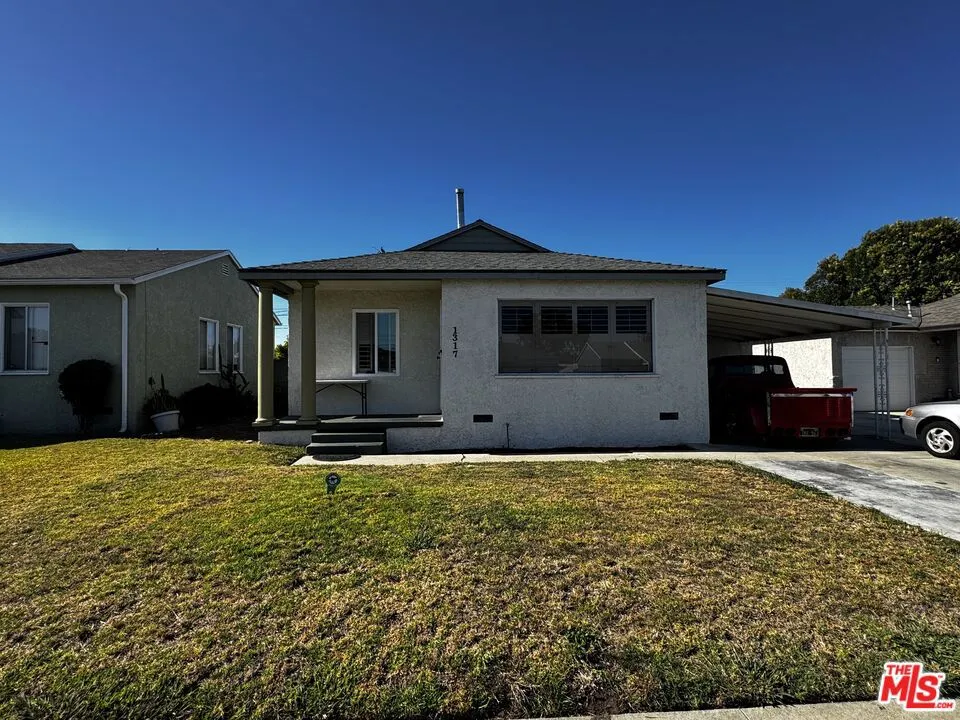 1317 W School Street Compton, CA 90220