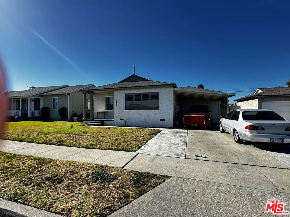 1317 W School Street Compton, CA 90220
