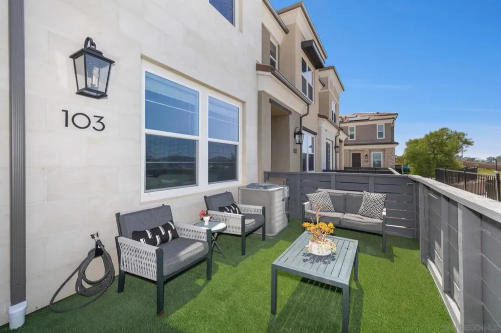 1202 Sunrise View #103 San Marcos, CA 92078