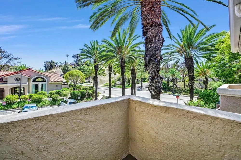 100 Sea Cliff #106 Oceanside, CA 92056