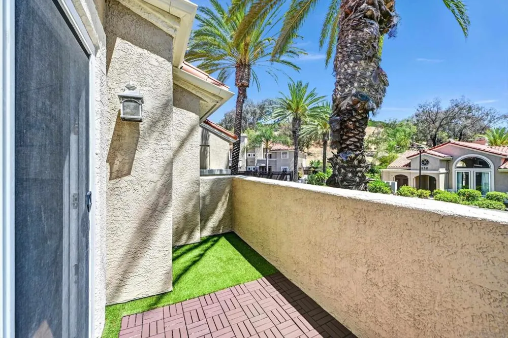 100 Sea Cliff #106 Oceanside, CA 92056