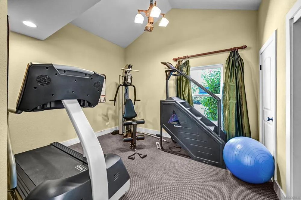 100 Sea Cliff #106 Oceanside, CA 92056