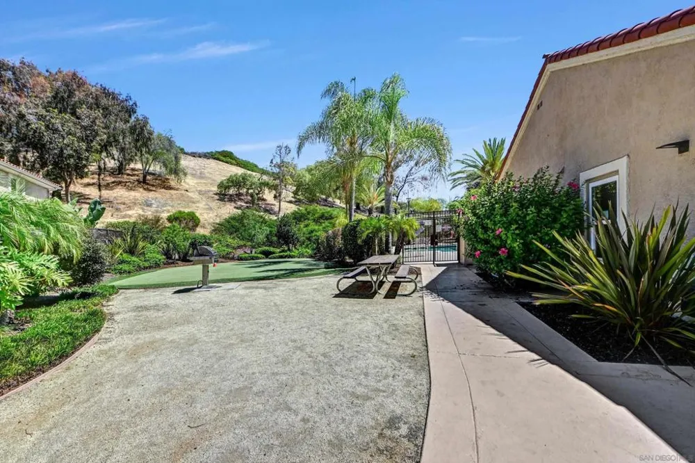 100 Sea Cliff #106 Oceanside, CA 92056