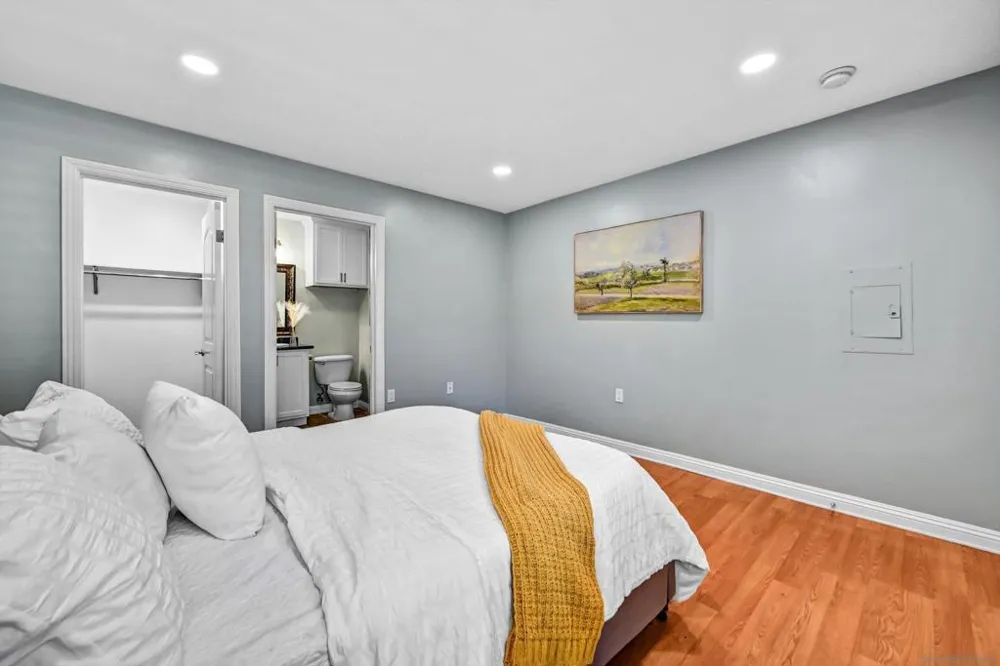 100 Sea Cliff #106 Oceanside, CA 92056