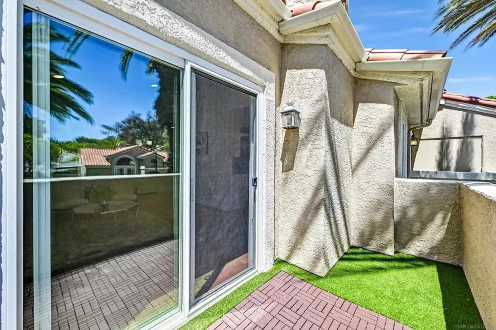 100 Sea Cliff #106 Oceanside, CA 92056