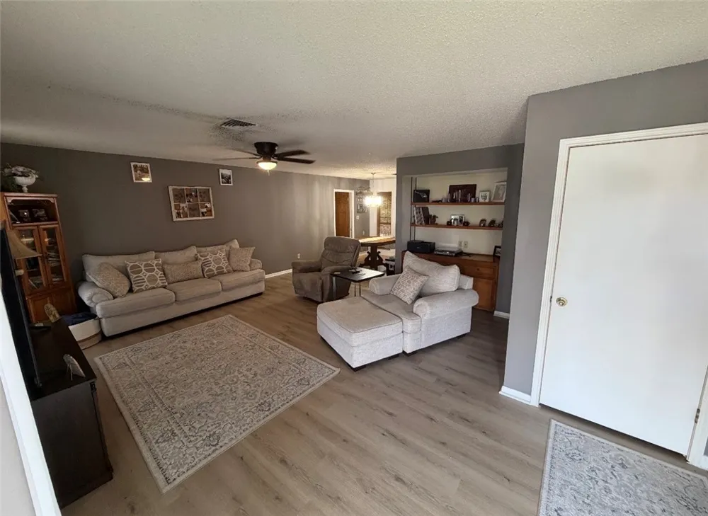 225 Sehorn Street Sinton, TX 78387