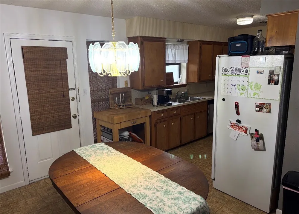 225 Sehorn Street Sinton, TX 78387