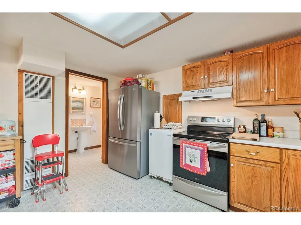 100 Raptor Point Road Golden, CO 80403