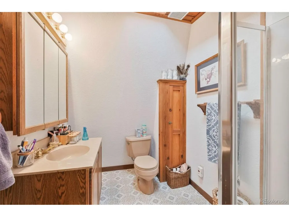 100 Raptor Point Road Golden, CO 80403