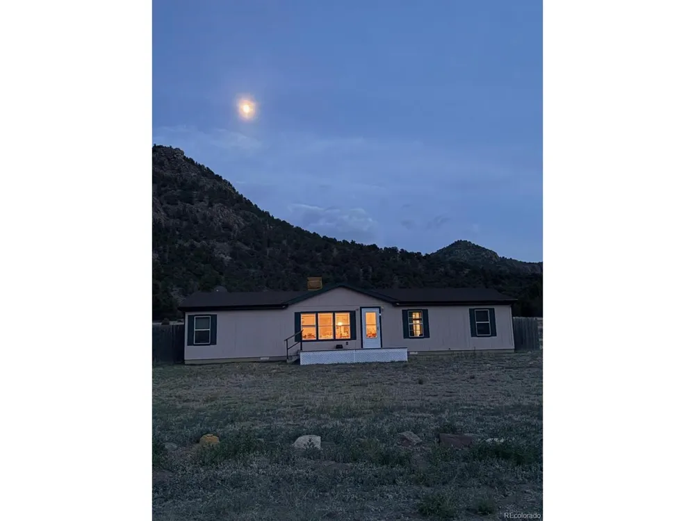 758 Shannon Road Cotopaxi, CO 81223