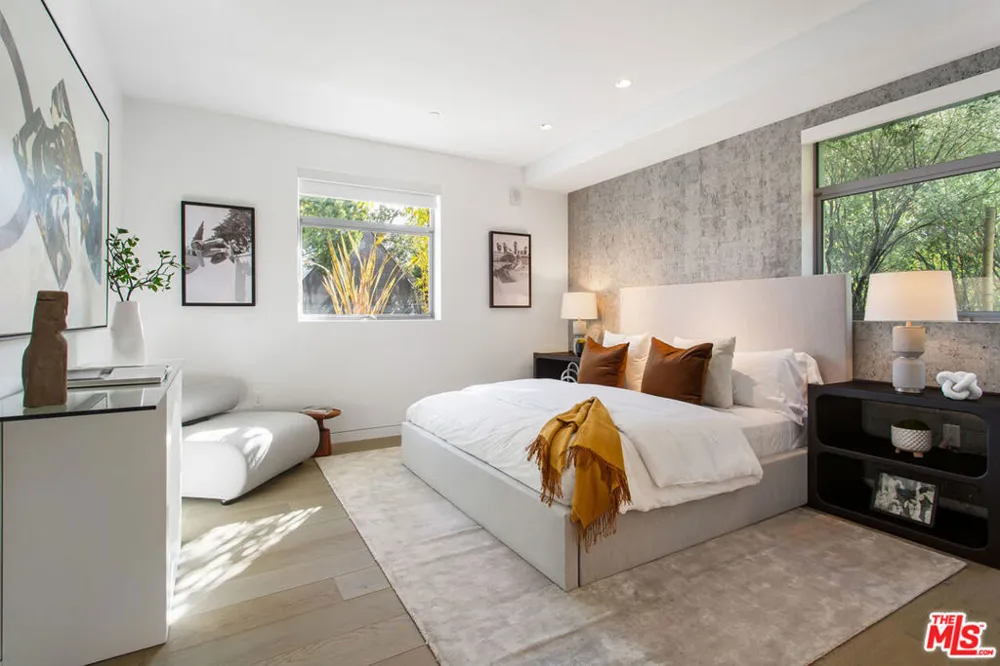 8600 Wilshire Boulevard #TH2 Beverly Hills, CA 90211