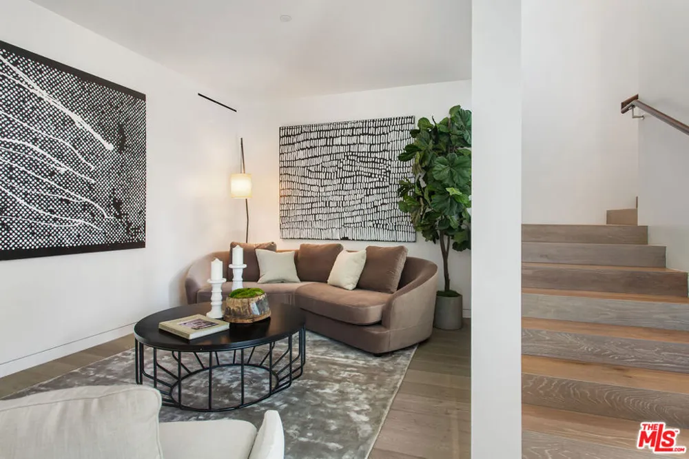 8600 Wilshire Boulevard #TH2 Beverly Hills, CA 90211
