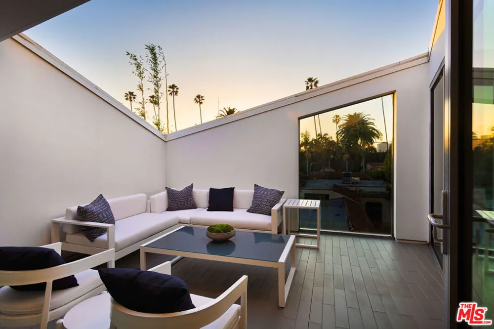8600 Wilshire Boulevard #TH2 Beverly Hills, CA 90211