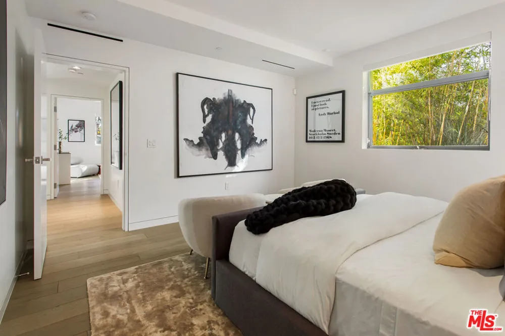 8600 Wilshire Boulevard #TH2 Beverly Hills, CA 90211