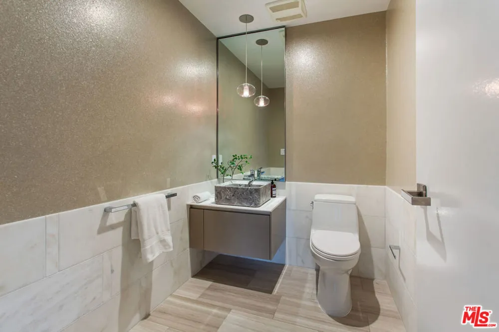 8600 Wilshire Boulevard #TH3 Beverly Hills, CA 90211