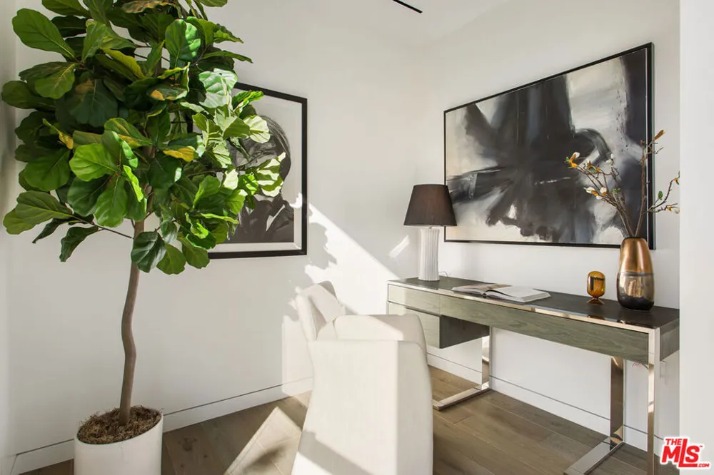 8600 Wilshire Boulevard #TH3 Beverly Hills, CA 90211