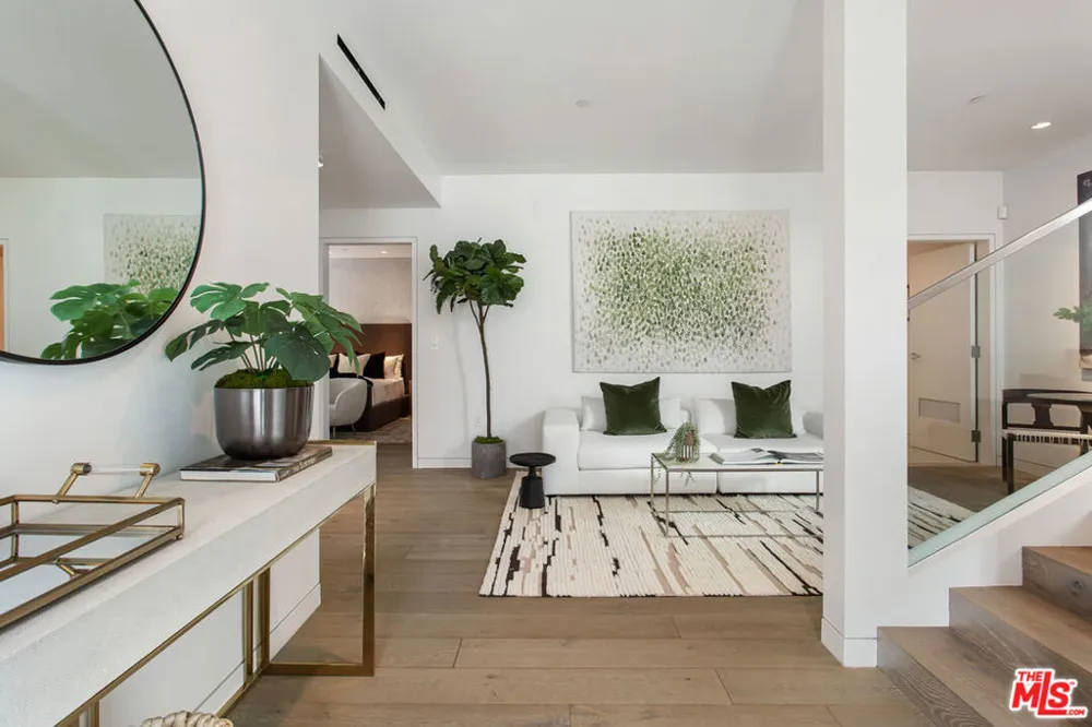 8600 Wilshire Boulevard #TH3 Beverly Hills, CA 90211