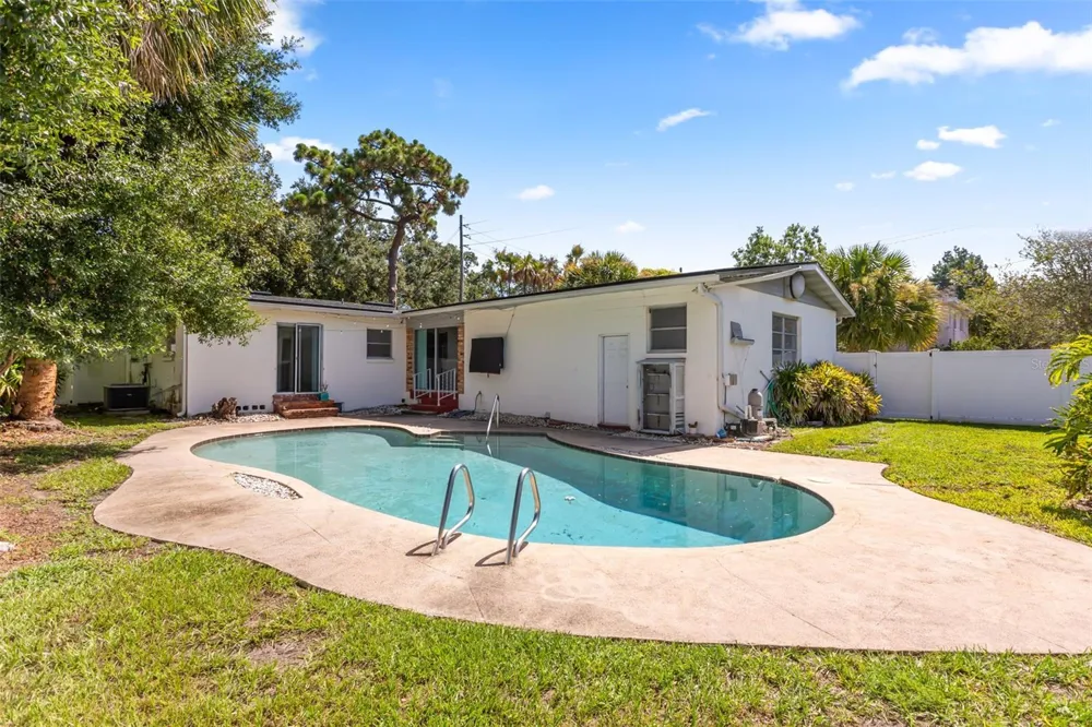 820 RUGBY STREET Orlando, FL 32804