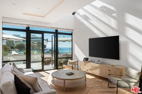 17351 Sunset Blvd #402 A