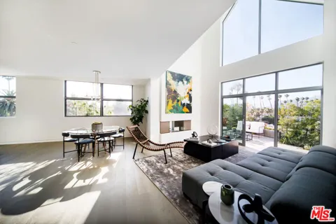 8600 Wilshire Boulevard #PH17