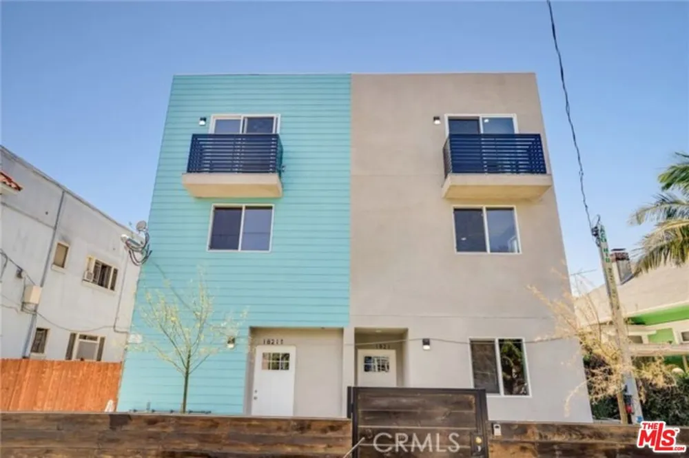 1821 S New England Street Los Angeles, CA 90006