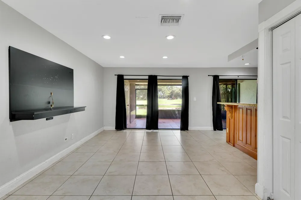 10723 NW 11TH STREET #10723 Pembroke Pines, FL 33026
