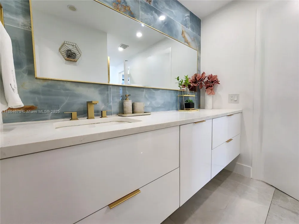 3505 S Ocean Dr #1502 Hollywood, FL 33019