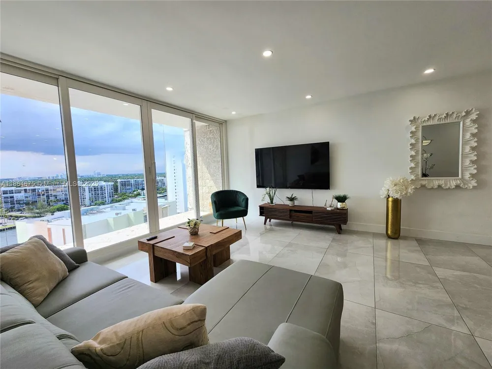 3505 S Ocean Dr #1502 Hollywood, FL 33019