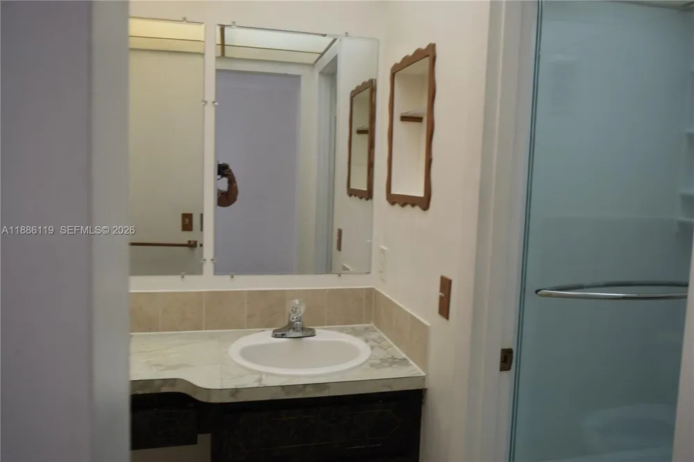 2901 NW 47th Ter #248B Lauderdale Lakes, FL 33313