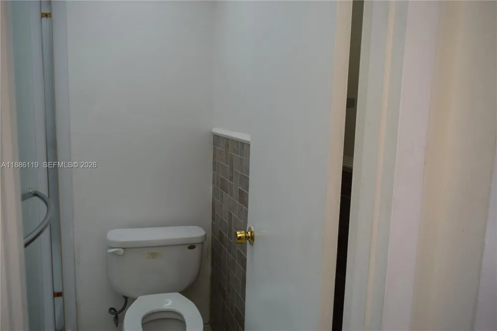 2901 NW 47th Ter #248B Lauderdale Lakes, FL 33313