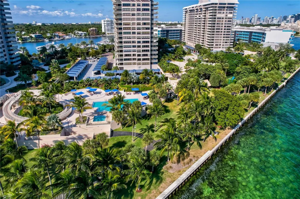 2 Grove Isle Dr #B1804 Coconut Grove, FL 33133
