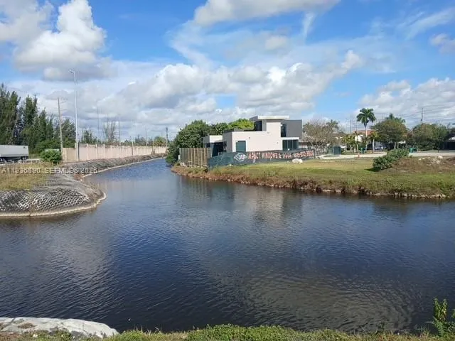 550 SW 136th Pl Miami, FL 33184