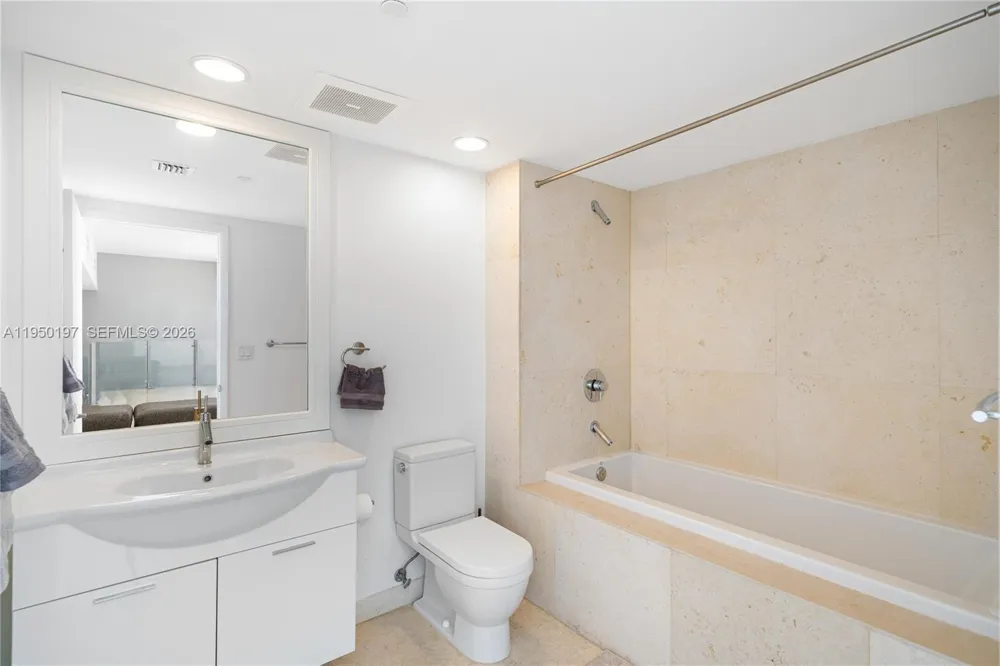 495 Brickell #5705 Miami, FL 33131