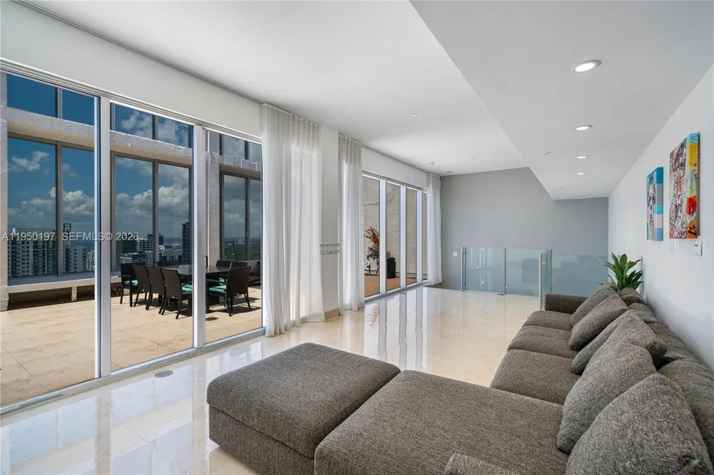495 Brickell #5705 Miami, FL 33131