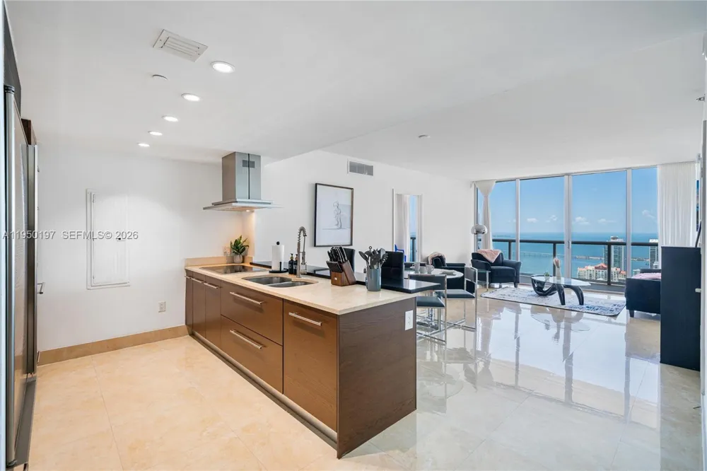 495 Brickell #5705 Miami, FL 33131