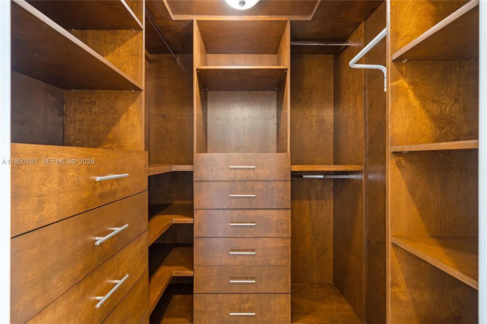 495 Brickell #5705 Miami, FL 33131