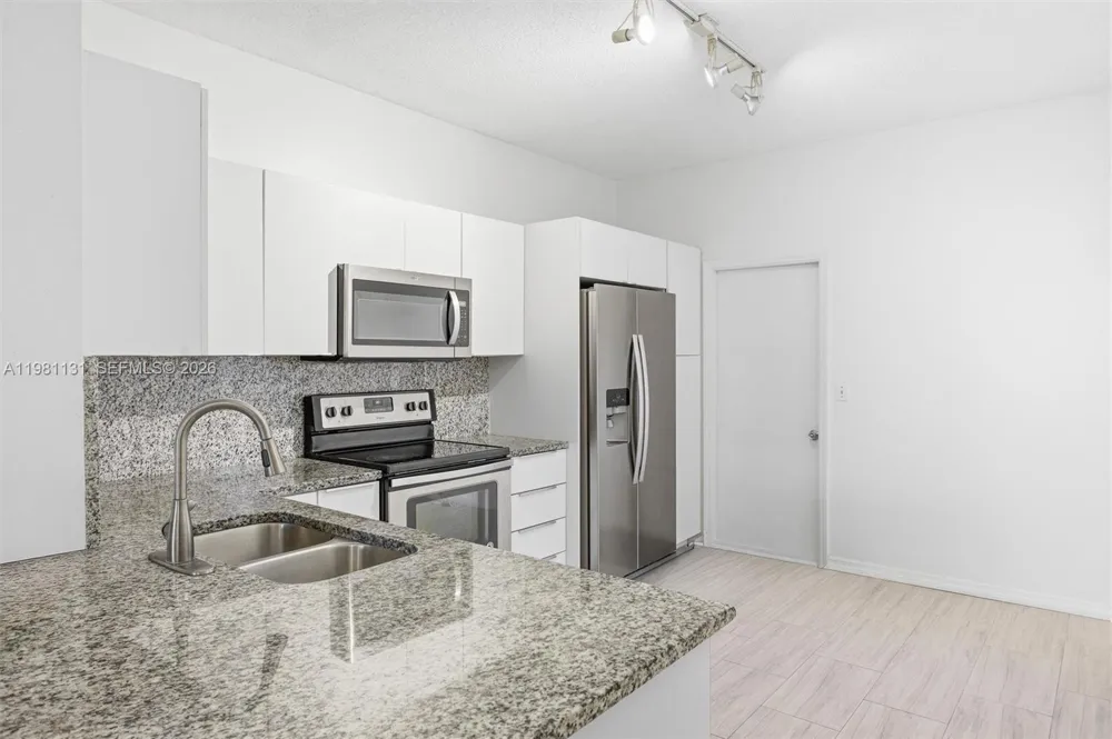 2066 Madeira Dr #2066 Weston, FL 33327