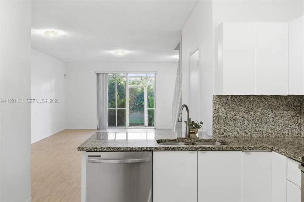 2066 Madeira Dr #2066 Weston, FL 33327
