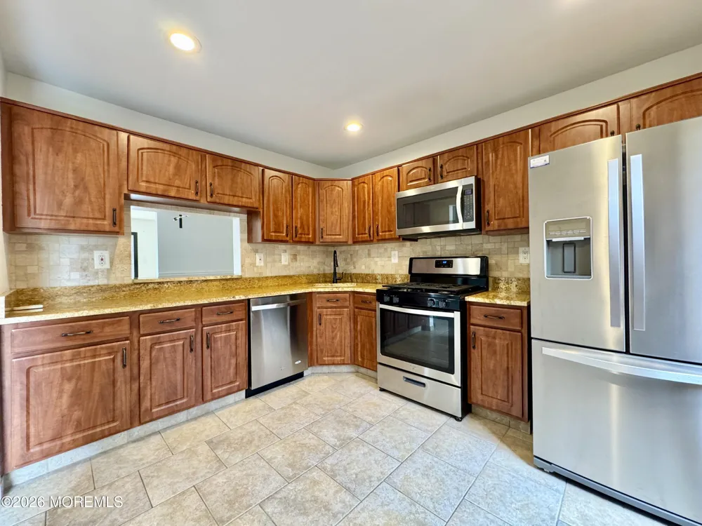 207 Lindsey Court Franklin Park, NJ 08823