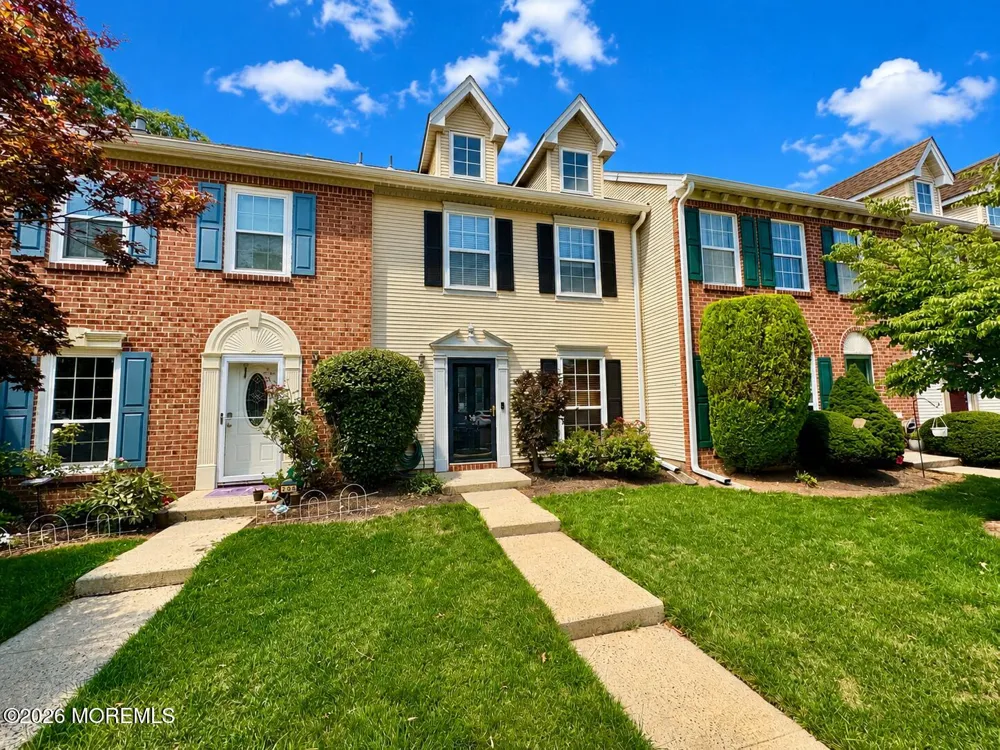 207 Lindsey Court Franklin Park, NJ 08823
