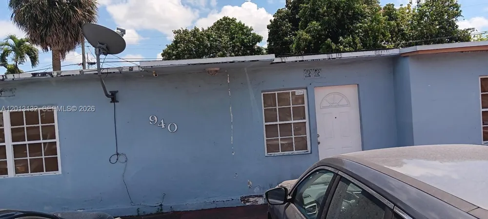 940 E 9th Pl Hialeah, FL 33010